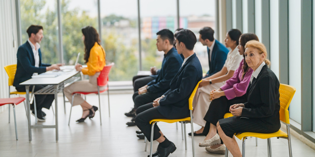 How to hire 100 employees fast in UAE — Gulf Workforce mass recruitment Dubai