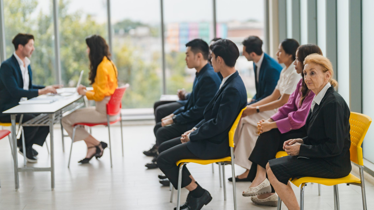 How to hire 100 employees fast in UAE — Gulf Workforce mass recruitment Dubai